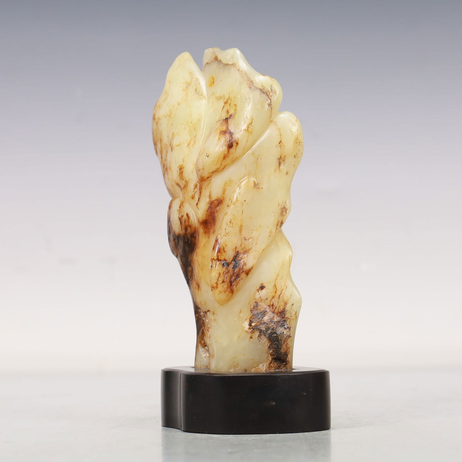 A Superb White Jade Boulder - 7