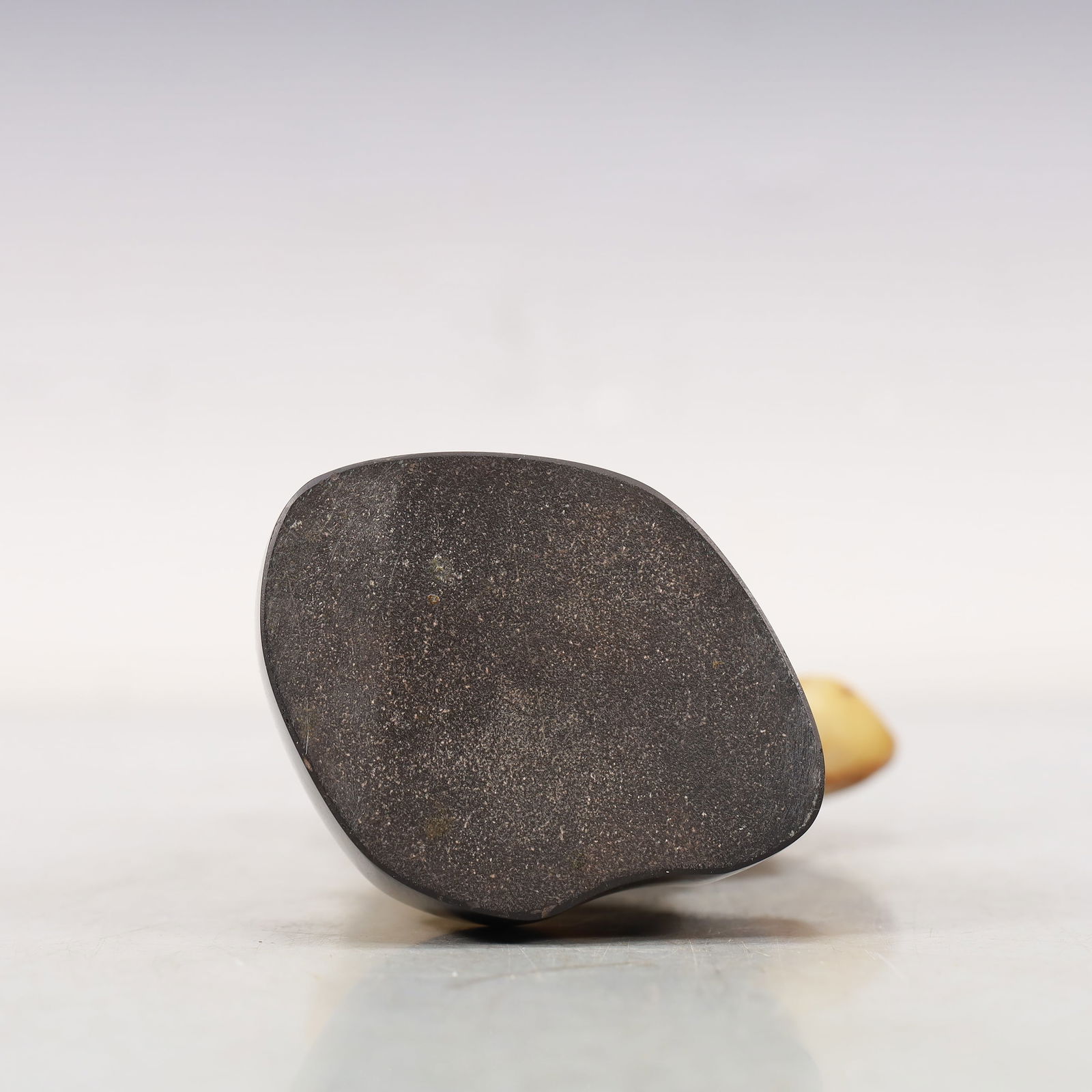 A Superb White Jade Boulder - 8