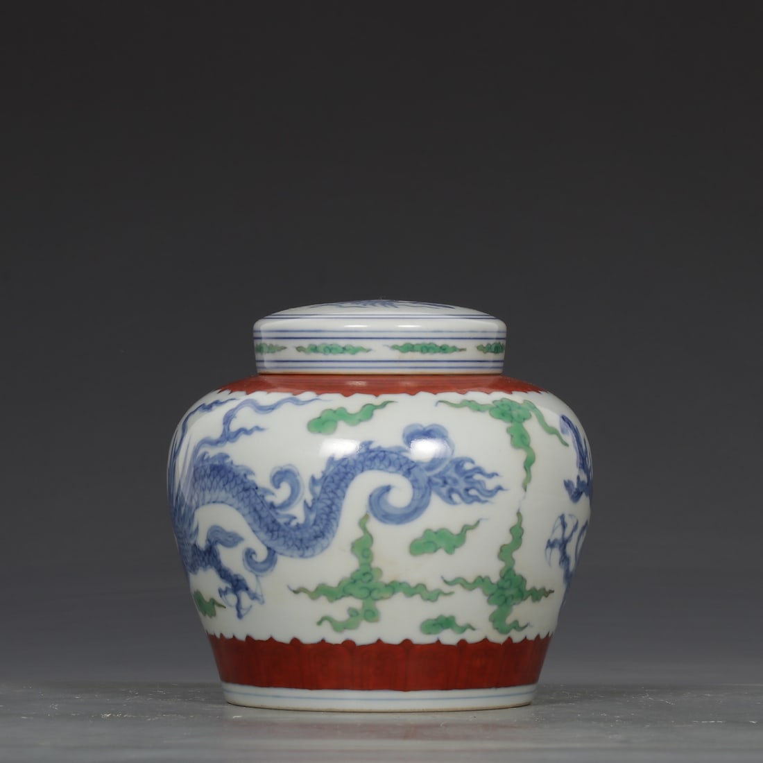 An Exquisite Doucai Auspicious Cloud and Dragon Pattern Jar - 5