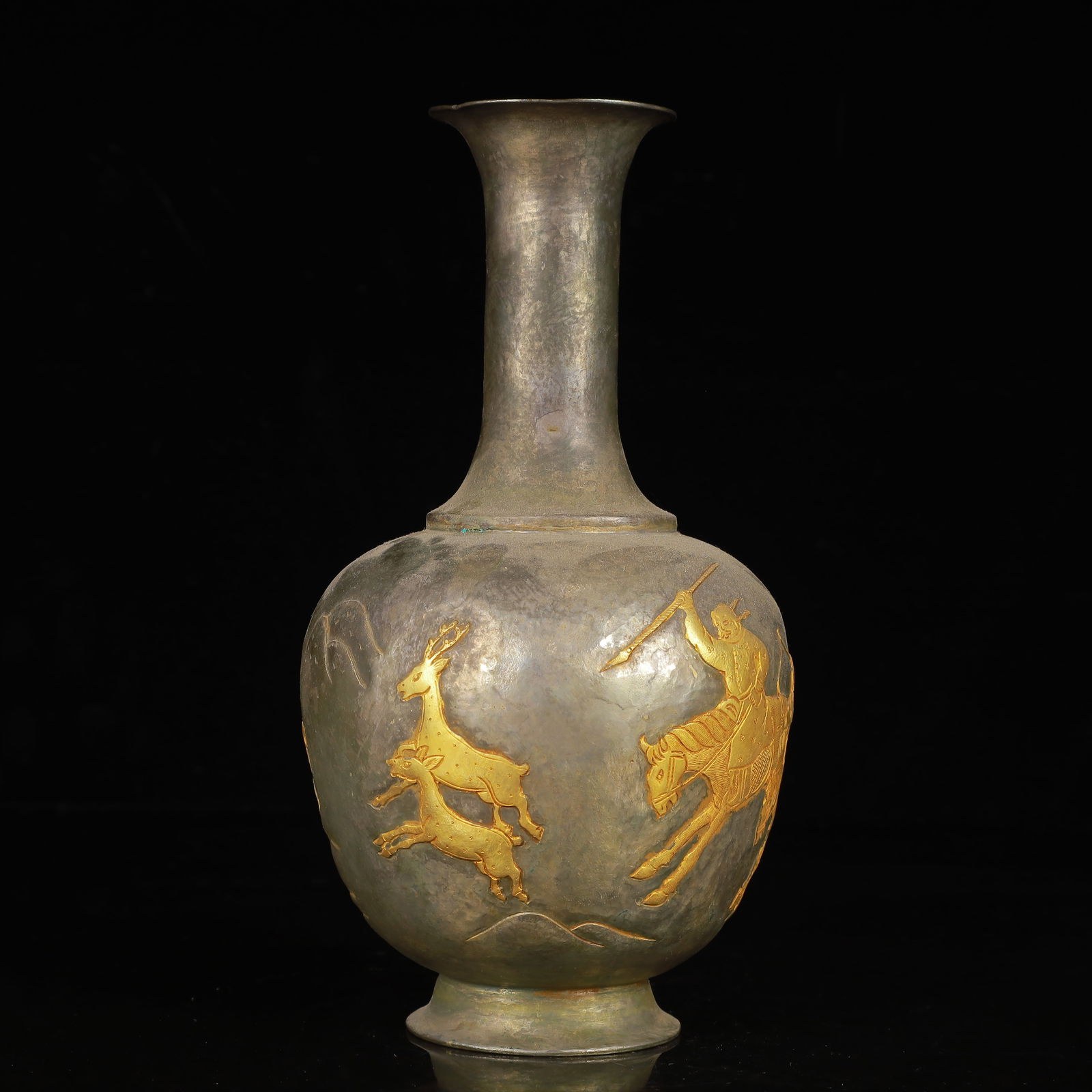 An Exquisite Gilt Silver Figure Pattern Vase - 4