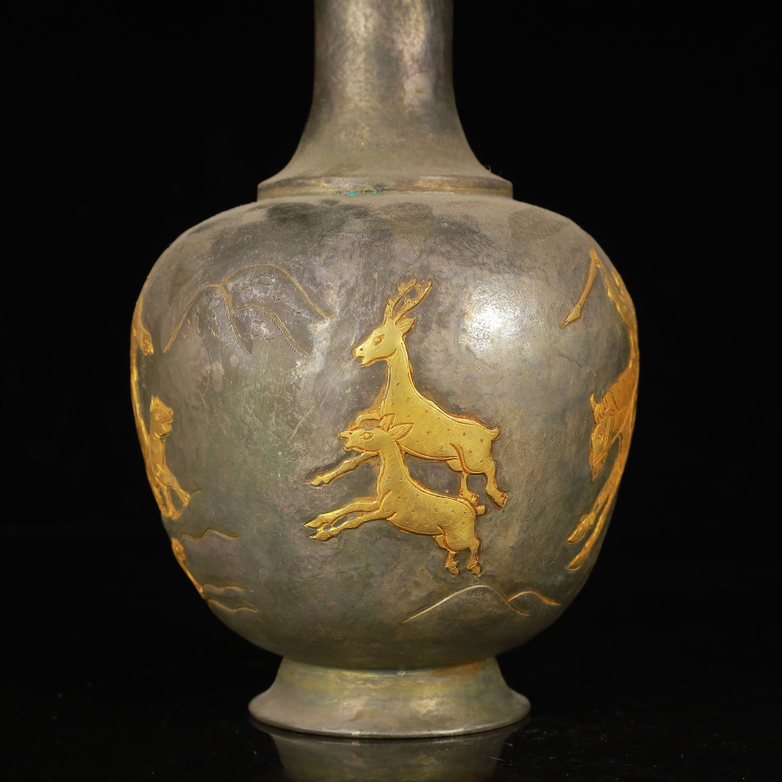 An Exquisite Gilt Silver Figure Pattern Vase - 8