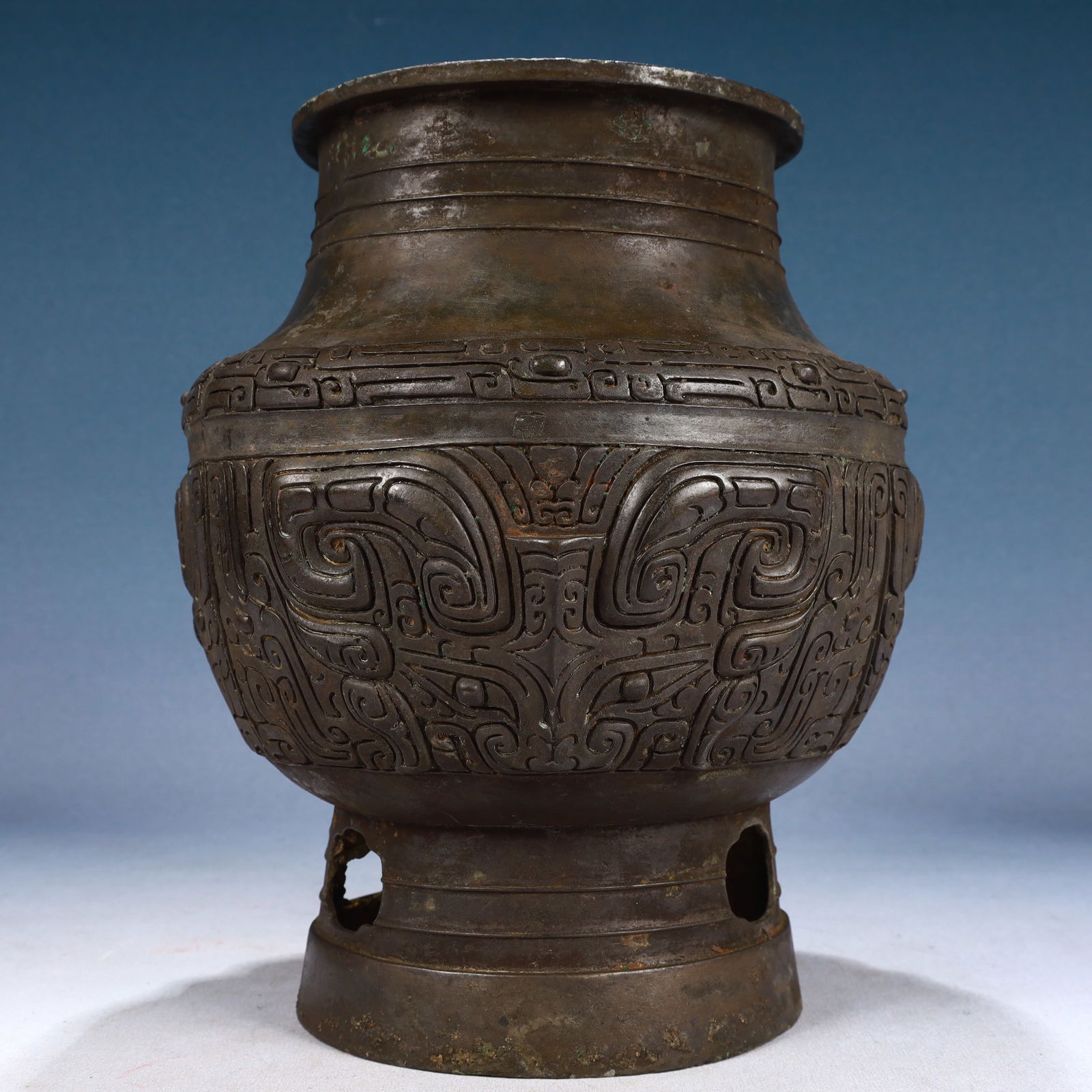 An Archaic Bronze Beast-Face Pattern Jar - 5