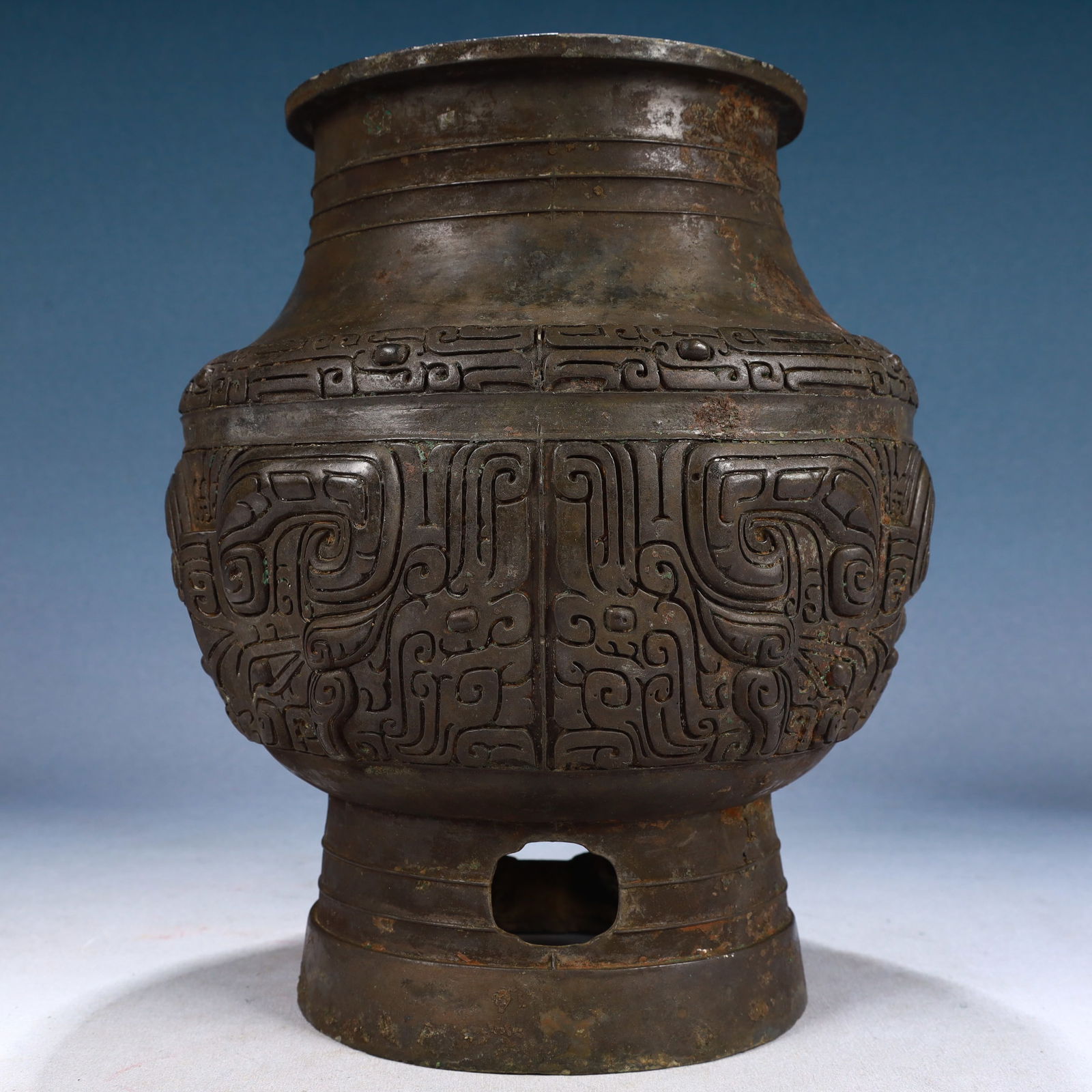 An Archaic Bronze Beast-Face Pattern Jar - 7