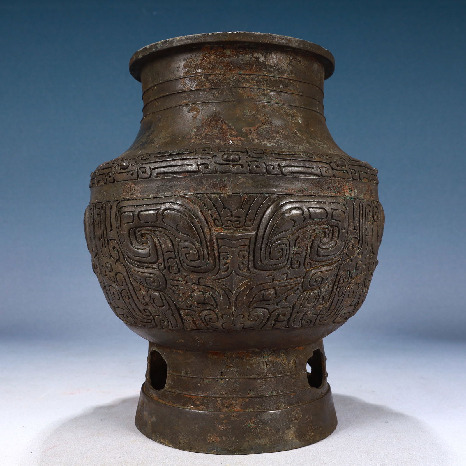 An Archaic Bronze Beast-Face Pattern Jar - 8