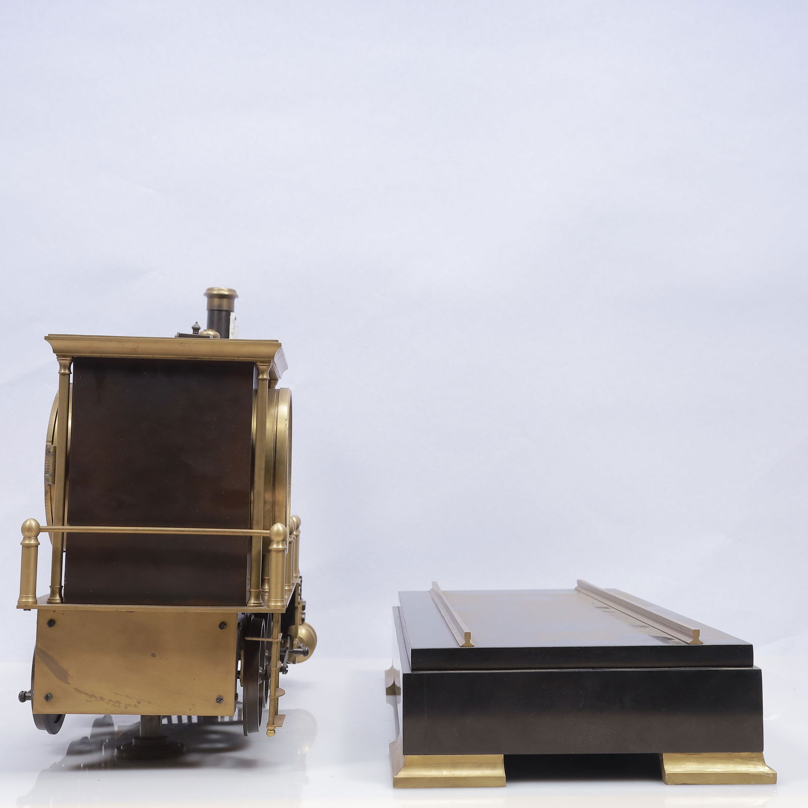 An Exquisite Copper Train Table Clock Ornament - 12