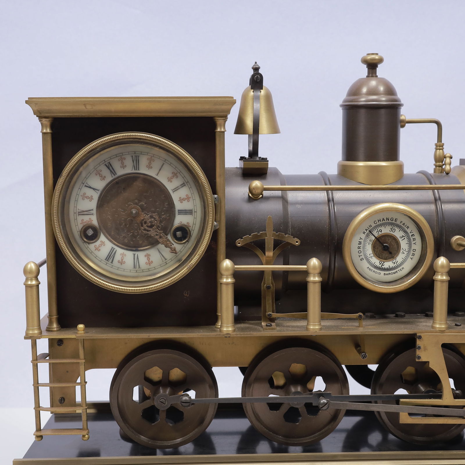 An Exquisite Copper Train Table Clock Ornament - 2