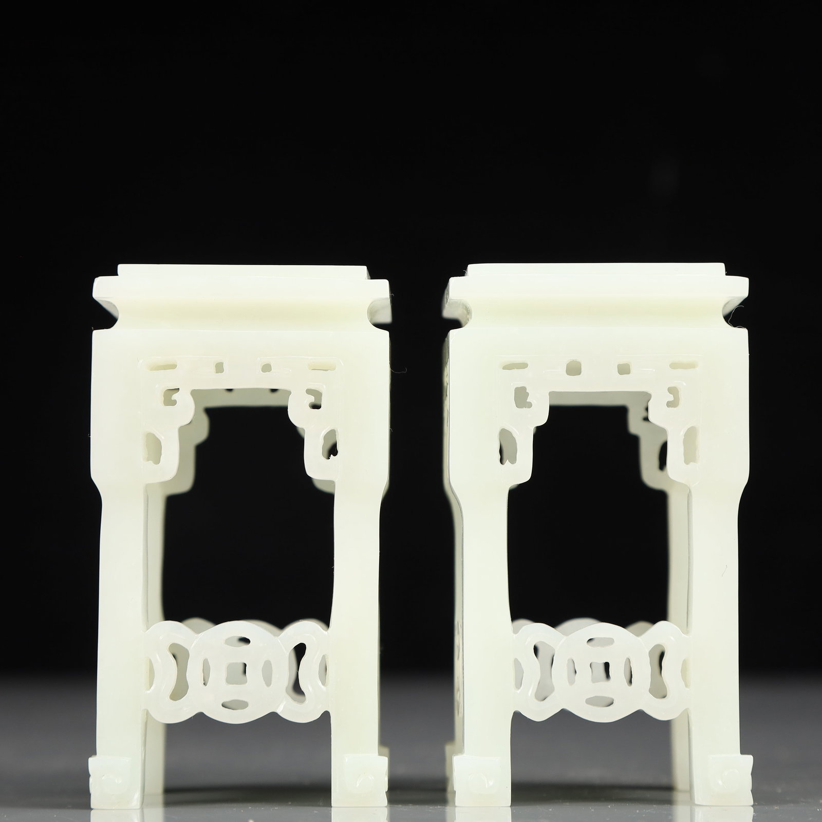 A Pair of Exquisite White Jade Stool Ornament (1 of 11)