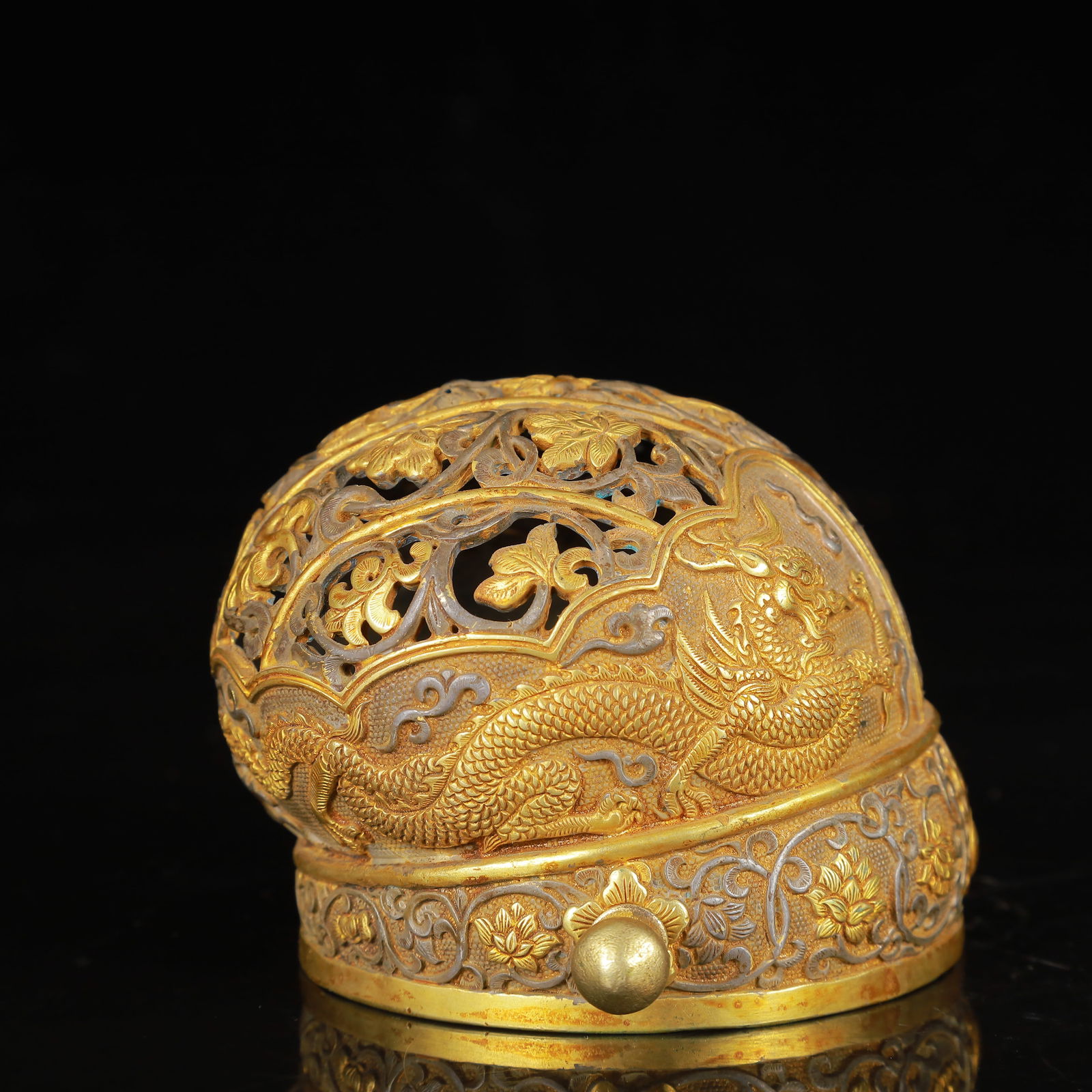 An Exquisite Gilt Silver Dragon Pattern Hat - 3
