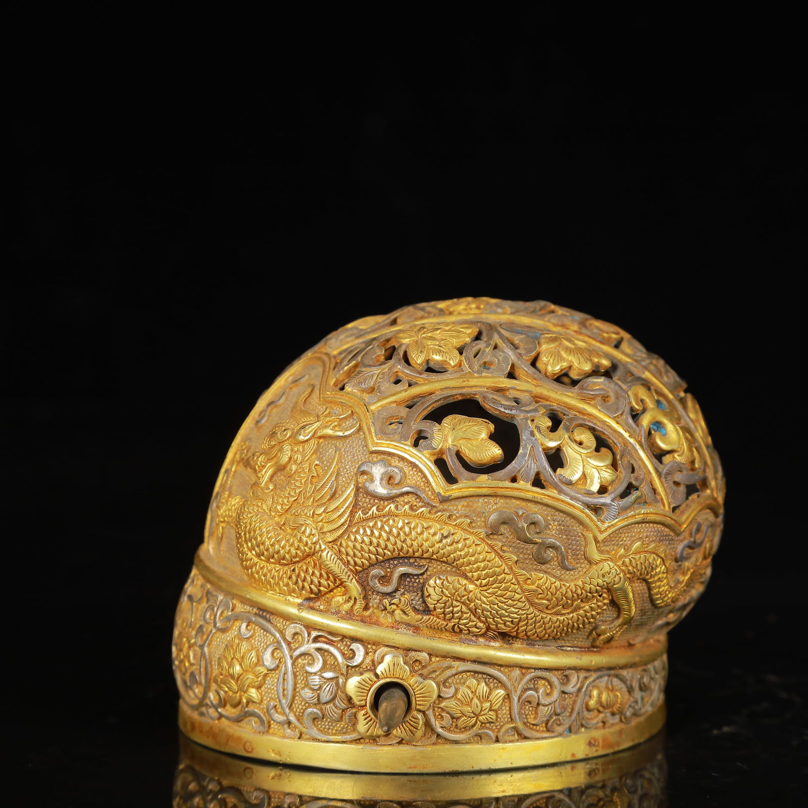 An Exquisite Gilt Silver Dragon Pattern Hat - 6