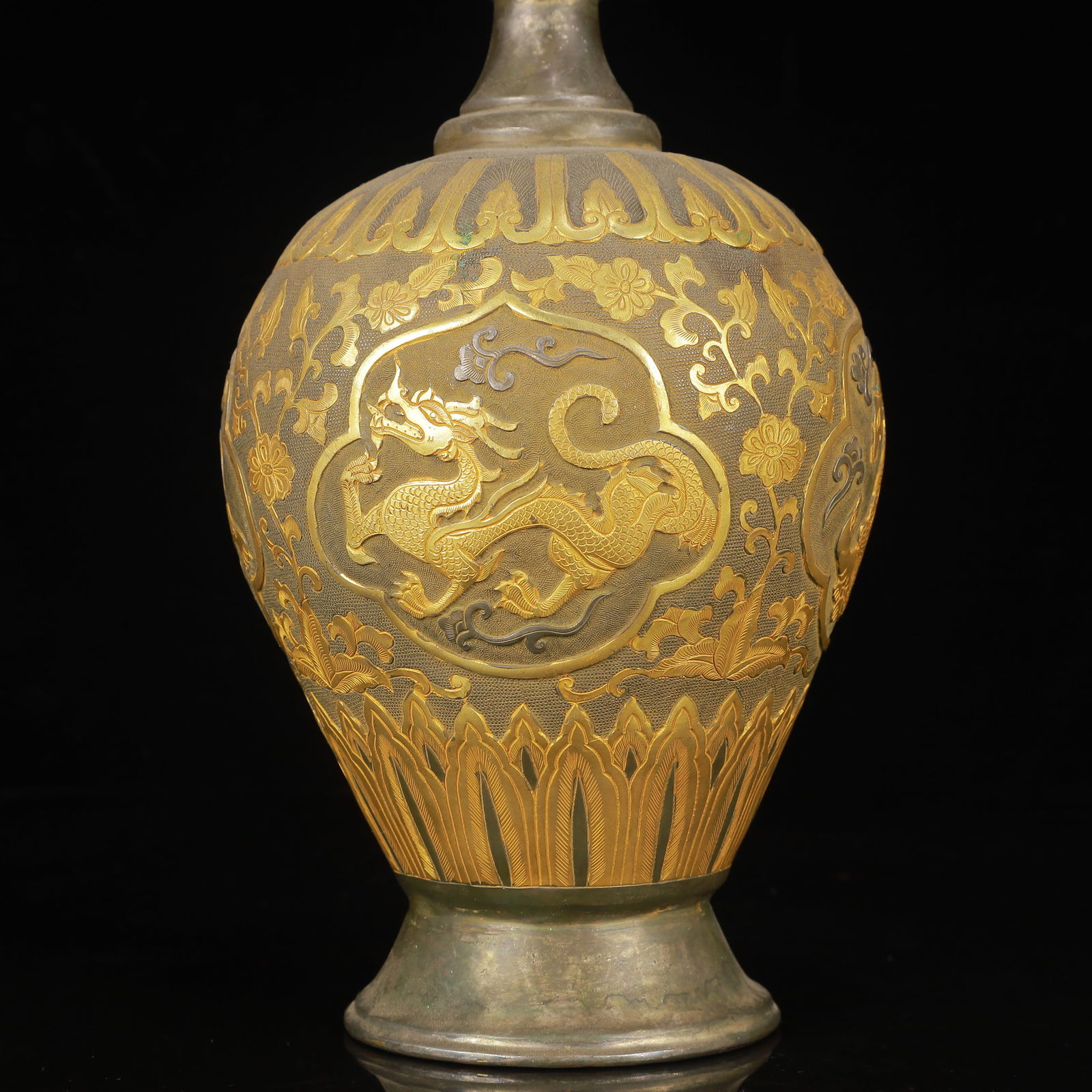 An Exquisite Gilt Silver Auspicious Beast Pattern Vase - 3