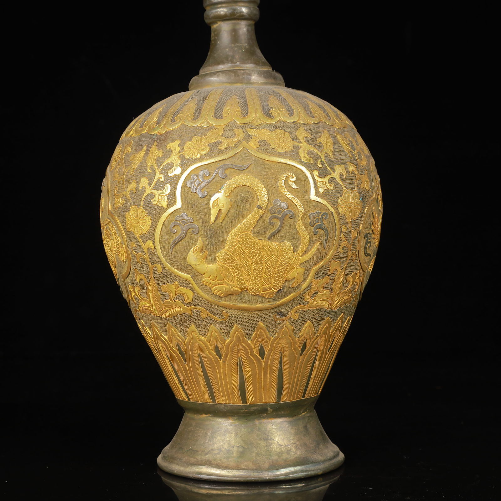 An Exquisite Gilt Silver Auspicious Beast Pattern Vase - 9