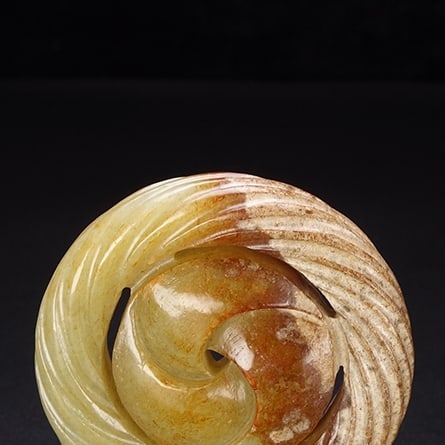 An Exquisite White Jade Pendant - 3