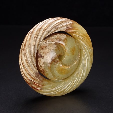 An Exquisite White Jade Pendant - 7