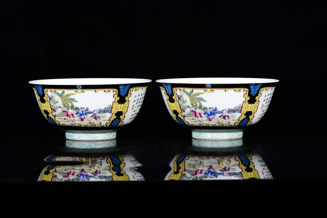 A Pair of Exquisite Famille-Rose Figure and Story Pattern Bowls,with Poem (1 of 9)