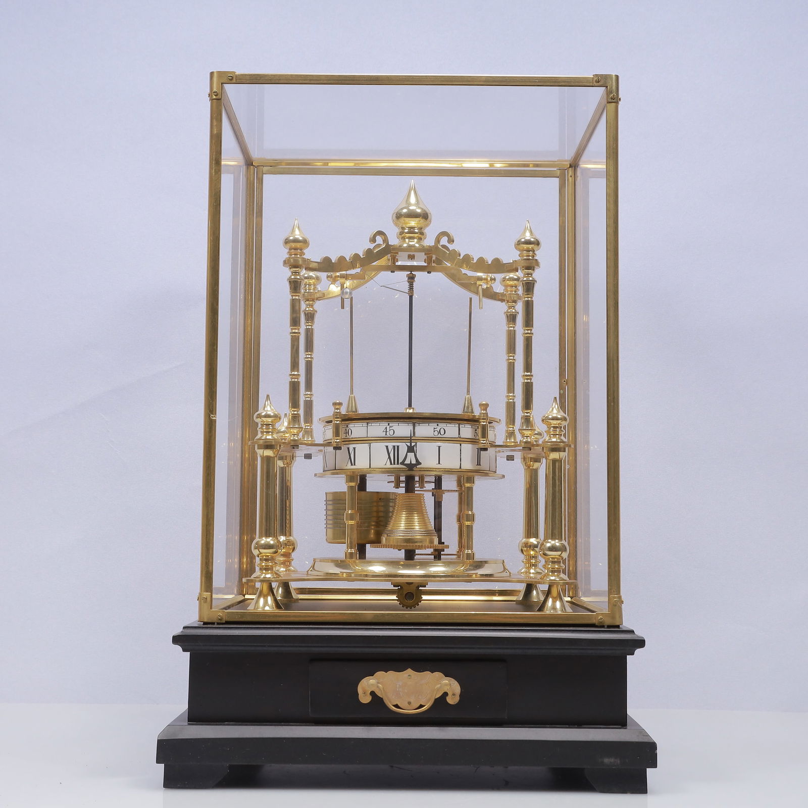 An Exquisite Gilt Bronze Table Clock Ornament: An Exquisite Gilt Bronze Table Clock Ornament,17th Century,Size:13.8inx11inx20.9in,Weight:13250g 铜鎏金座钟摆件,17世纪