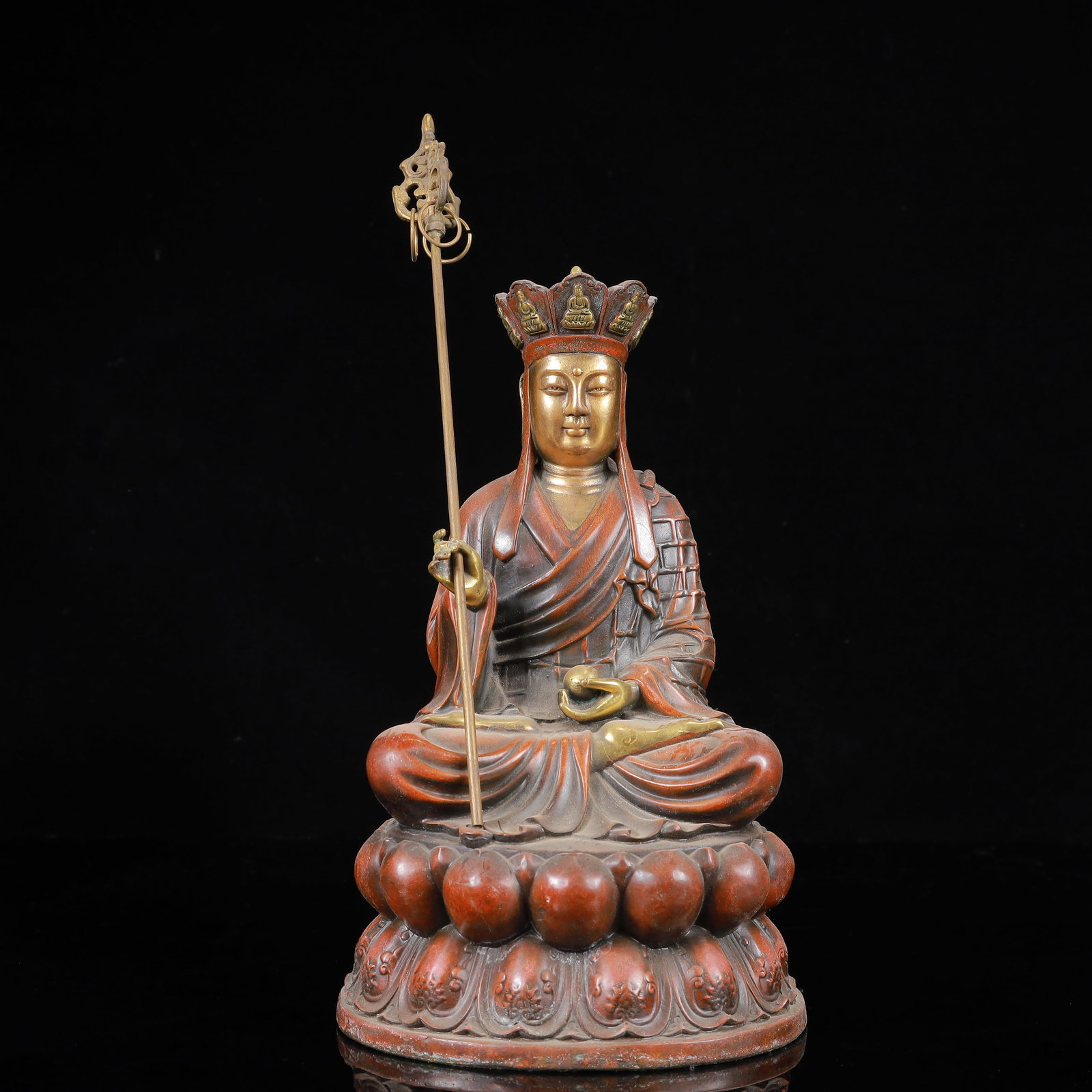 A Solemn Gilt Bronze Statue of Kshitigarbha Bodhisattva (1 of 10)