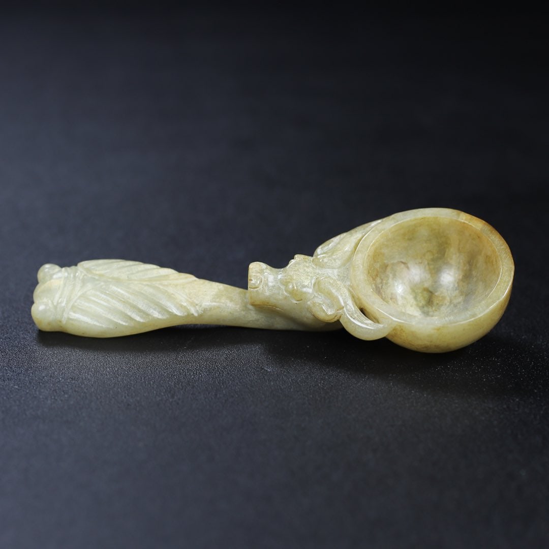 An Exquisite White Jade Buffalo Pattern Spoon - 8