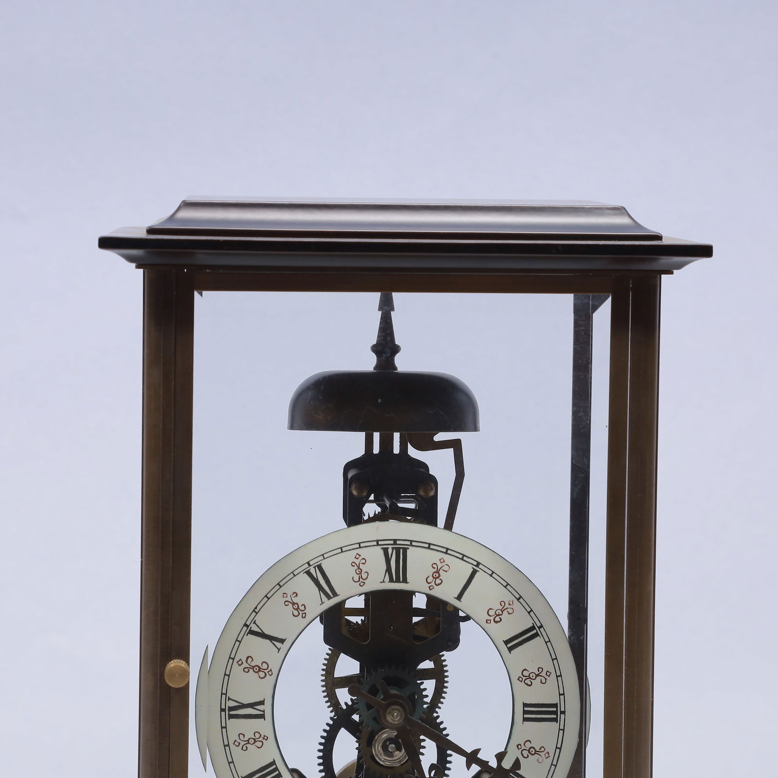 An Exquisite Copper Table Clock Ornament - 2