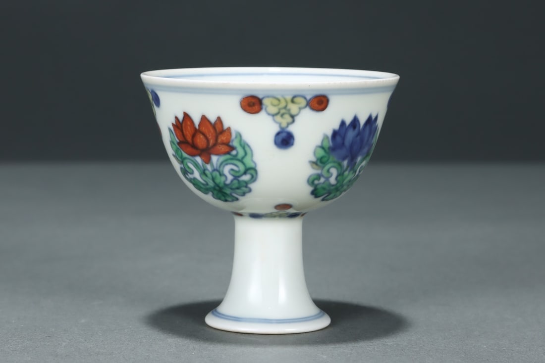 An Exquisite Doucai Lotus Pattern Stem Cup - 3