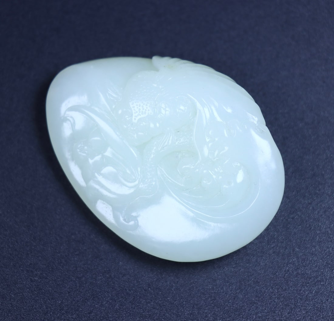 An Exquisite White Jade Fish Pattern Pendant - 3