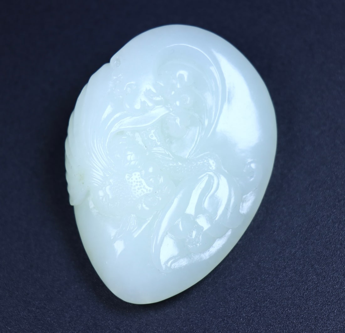 An Exquisite White Jade Fish Pattern Pendant - 4