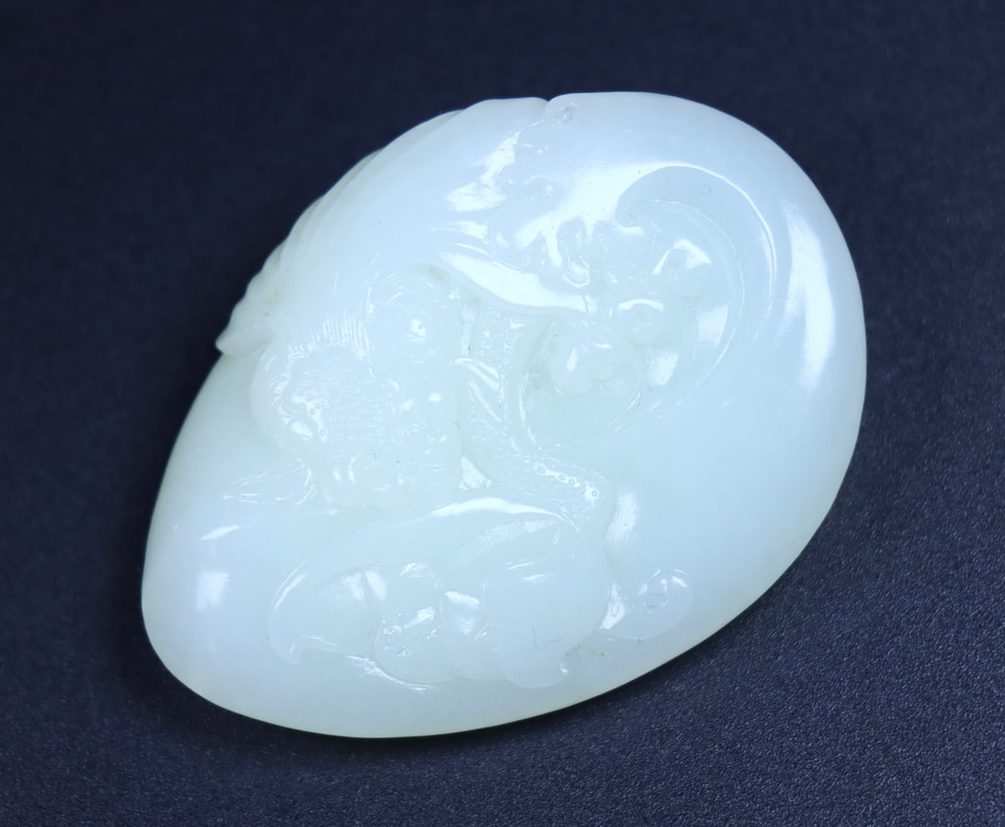 An Exquisite White Jade Fish Pattern Pendant - 5