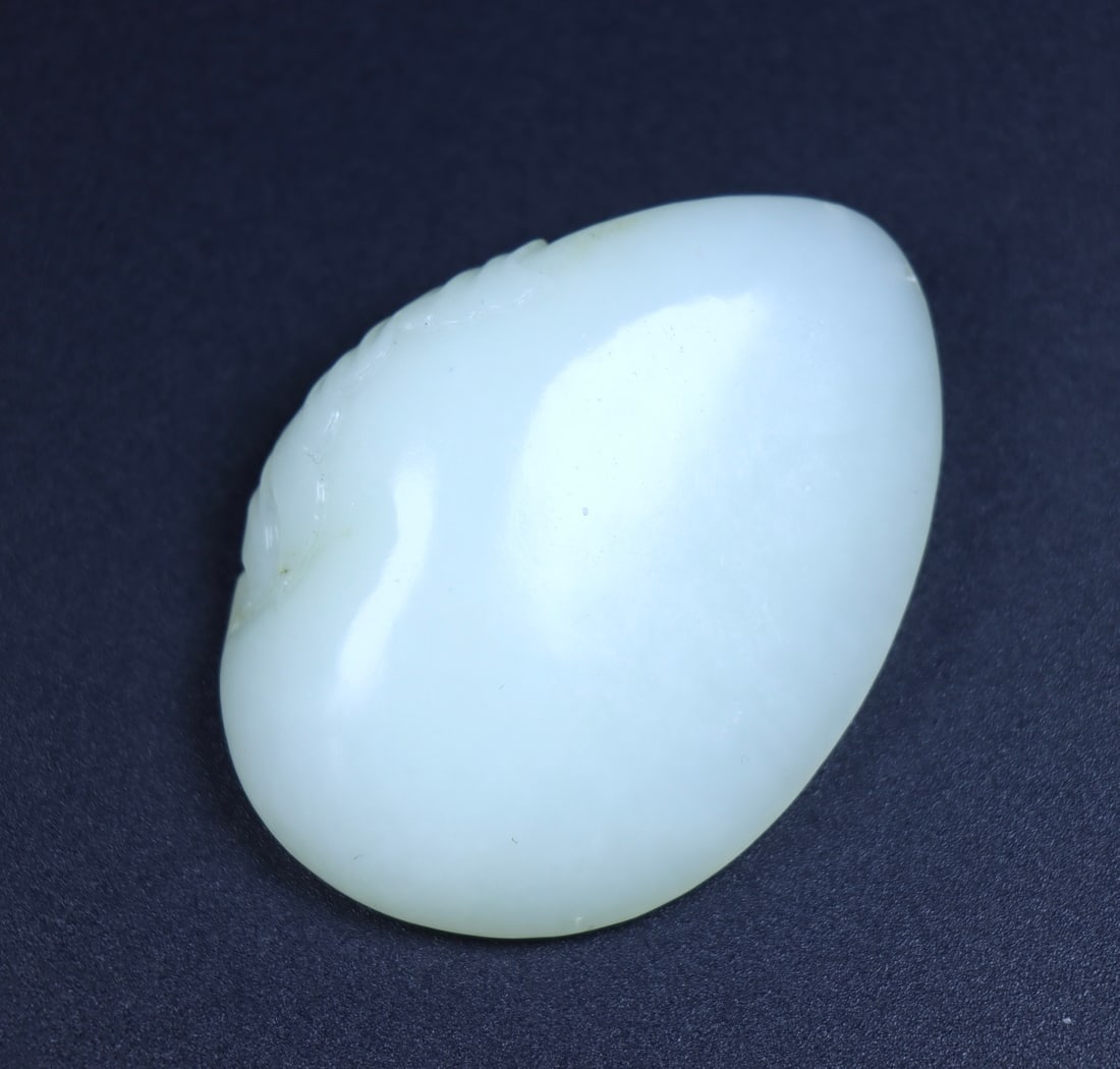 An Exquisite White Jade Fish Pattern Pendant - 9