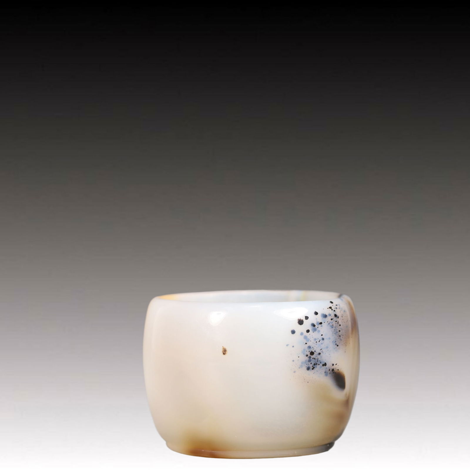 An Exquisite Agate Ornament - 2