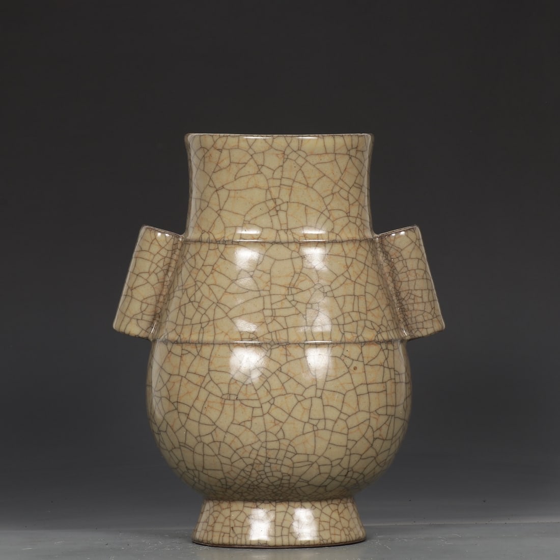 An Exquisite Ge yao Yellow Glazed Double-Ears Vase,with an Imperial Poem by Emperor Qianlong (1 of 8)