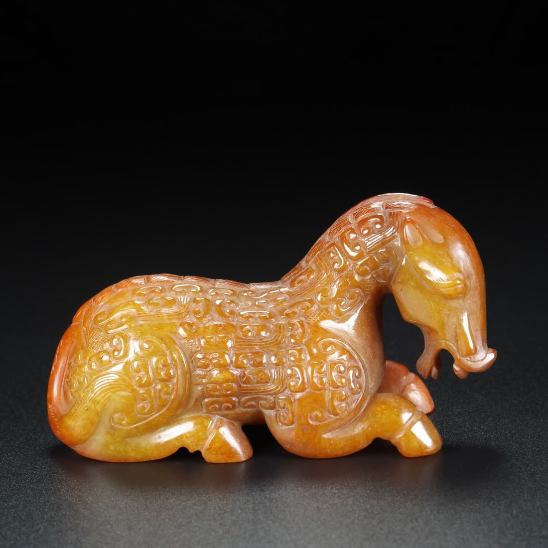 An Archaic Gaogu yu Horse Pattern Ornament: An Archaic Gaogu yu Horse Pattern Ornament,Ancient Time, China, Size:3.3inx1.2inx2in, Weight:155g 高古玉骏马摆件,中国远古时ć
