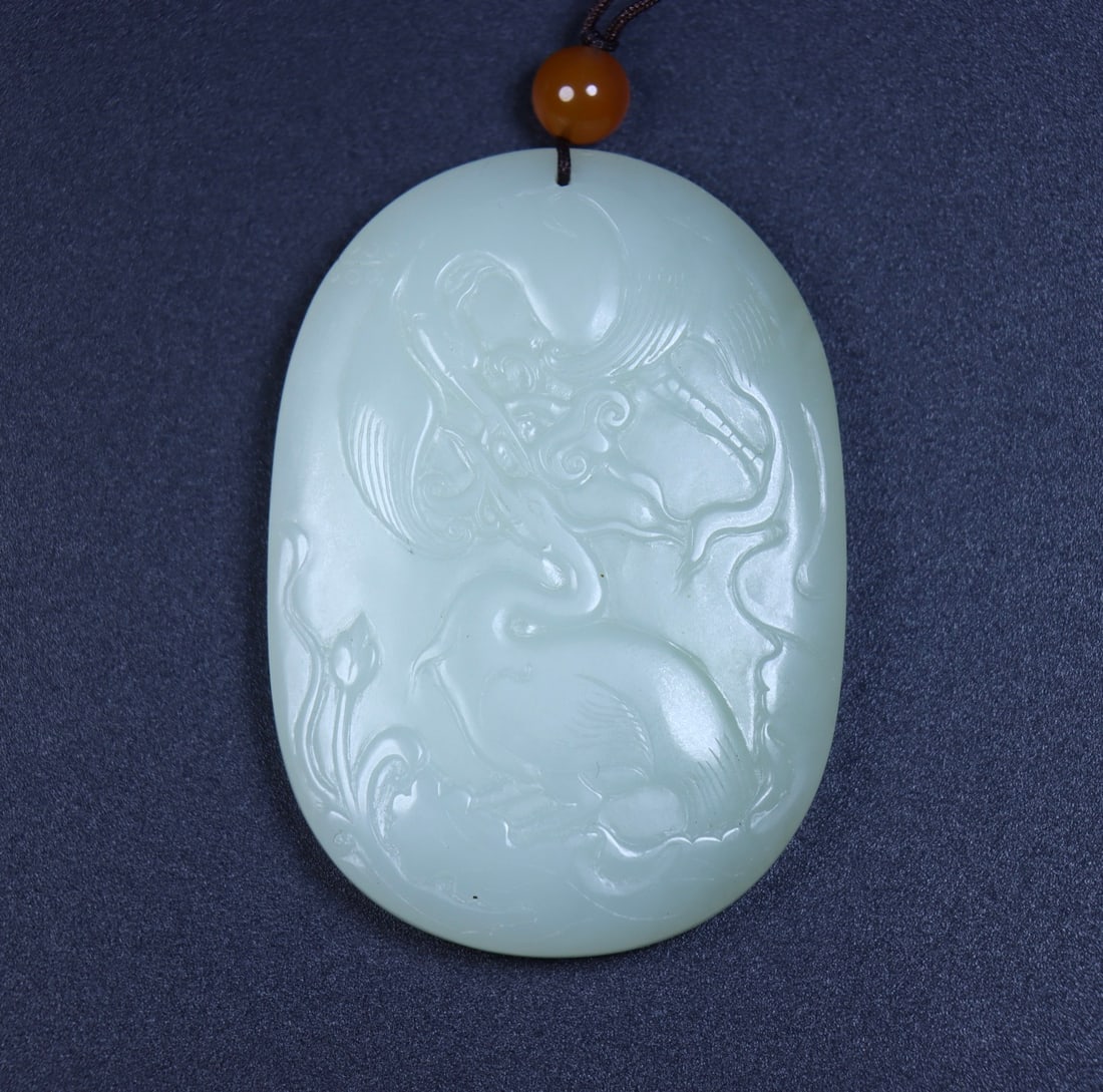 An Exquisite White Jade Crane Pattern Pendant - 2