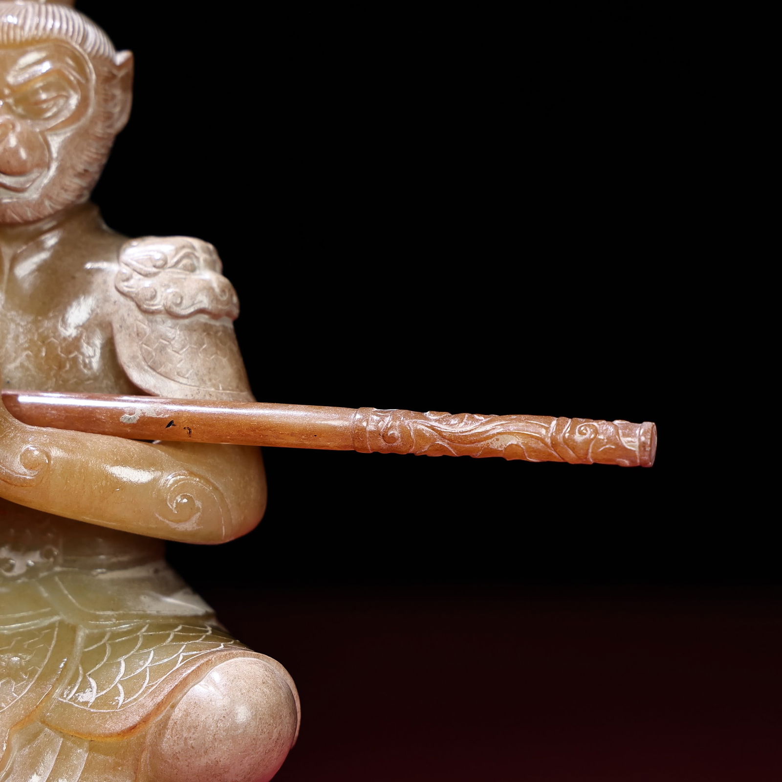 An Exquisite White Jade Monkey Ornament - 4