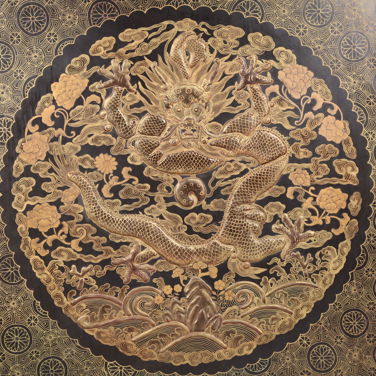A Huge Lacquerware Painted Gold Auspicious Cloud and Dragon Pattern Hanging Panel - 3