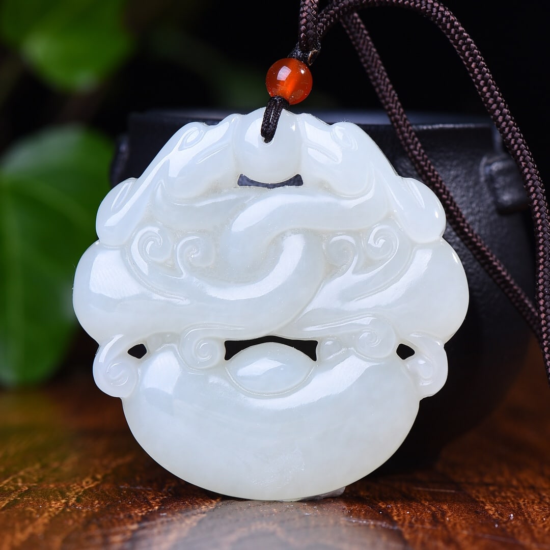 An Exquisite White Jade Dragon Pattern Pendant - 2
