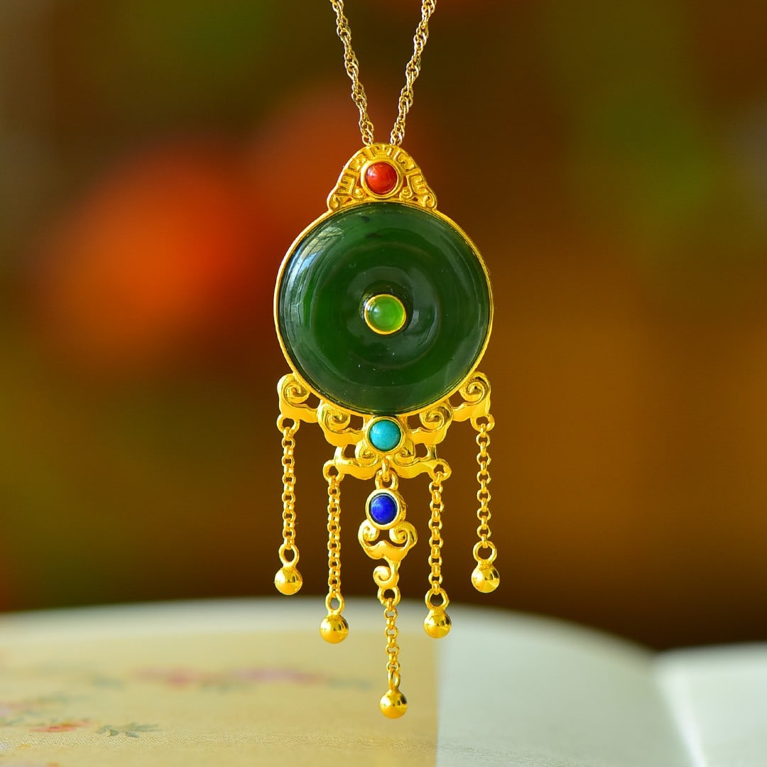 An Exquisite Sterling Silver-Gold Plated Inlaid Jasper Pendant: An Exquisite Sterling Silver-Gold Plated Inlaid Jasper Pendant,Size:0.9inx0.9in 纯银镀金镶碧玉吊坠