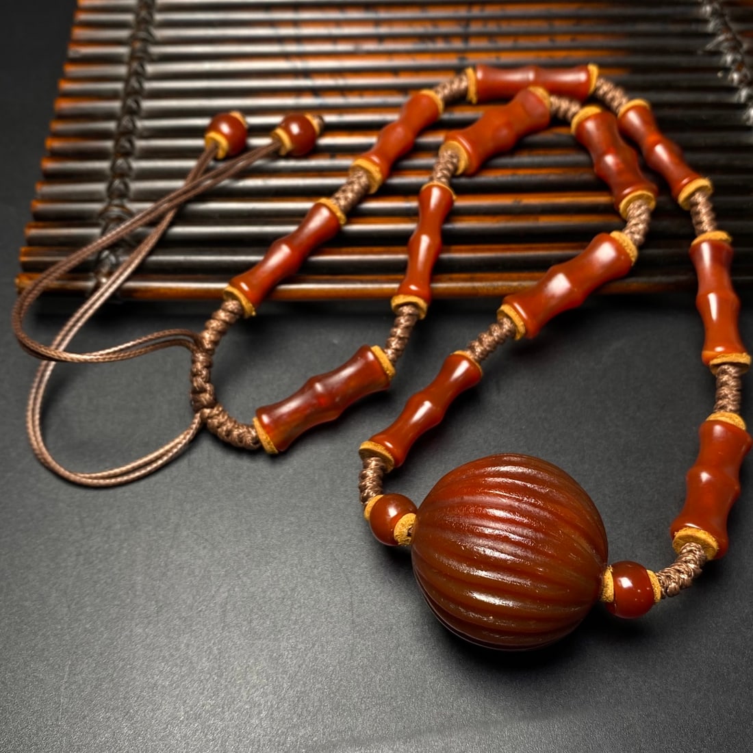 A Precious Agate Necklace - 5