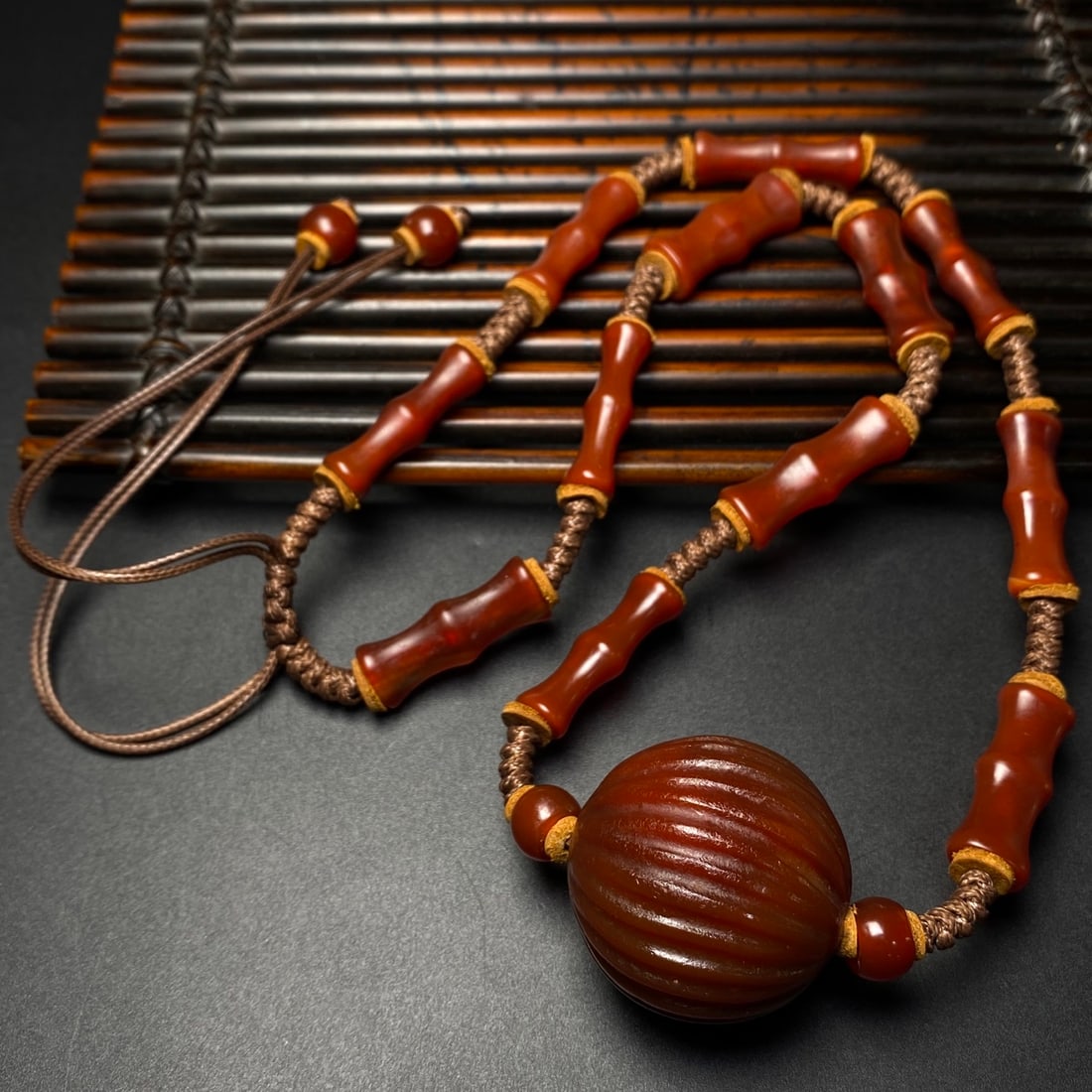 A Precious Agate Necklace - 6