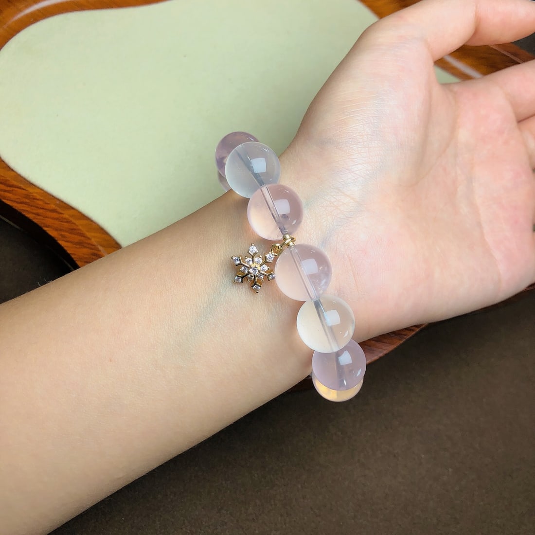 An Exquisite Crystal Bracelets - 5