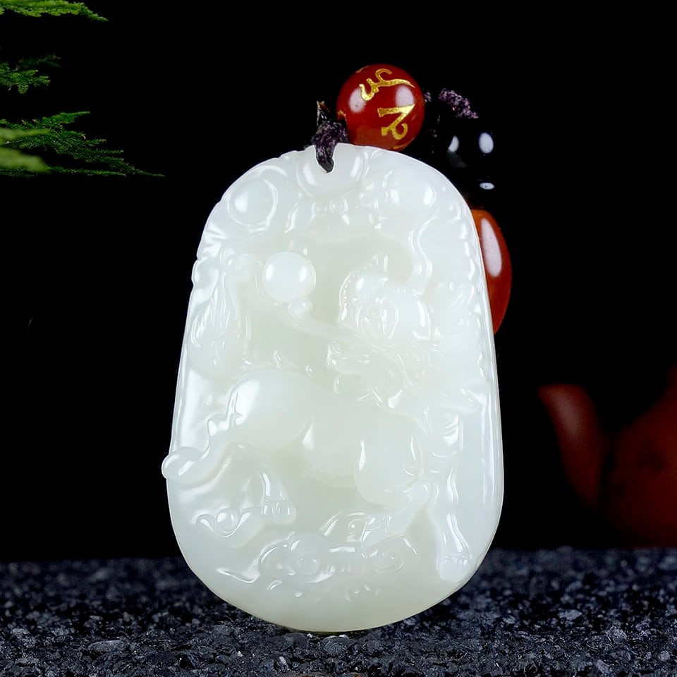 An Exquisite White Jade Kylin Pendant: An Exquisite White Jade Kylin Pendant,Size:1.8inx1.2inx0.3in 白玉麒麟挂件