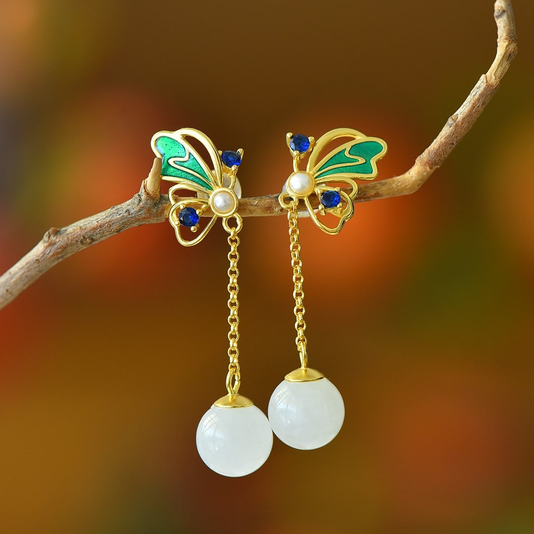 A Pair of Exquisite Sterling Silver-Gold Plated Inlaid White Jade Earrings: A Pair of Exquisite Sterling Silver-Gold Plated Inlaid White Jade Earrings,Size:0.4inx0.4in 一对纯银镀金镶白玉耳环