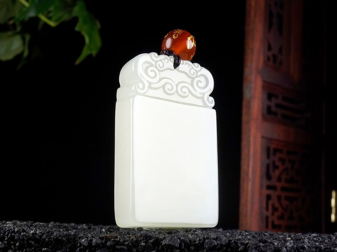 An Exquisite White Jade Auspicious Cloud Pattern Pendant - 3