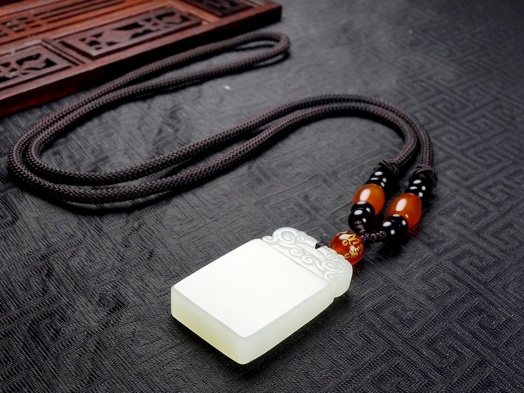 An Exquisite White Jade Auspicious Cloud Pattern Pendant - 6