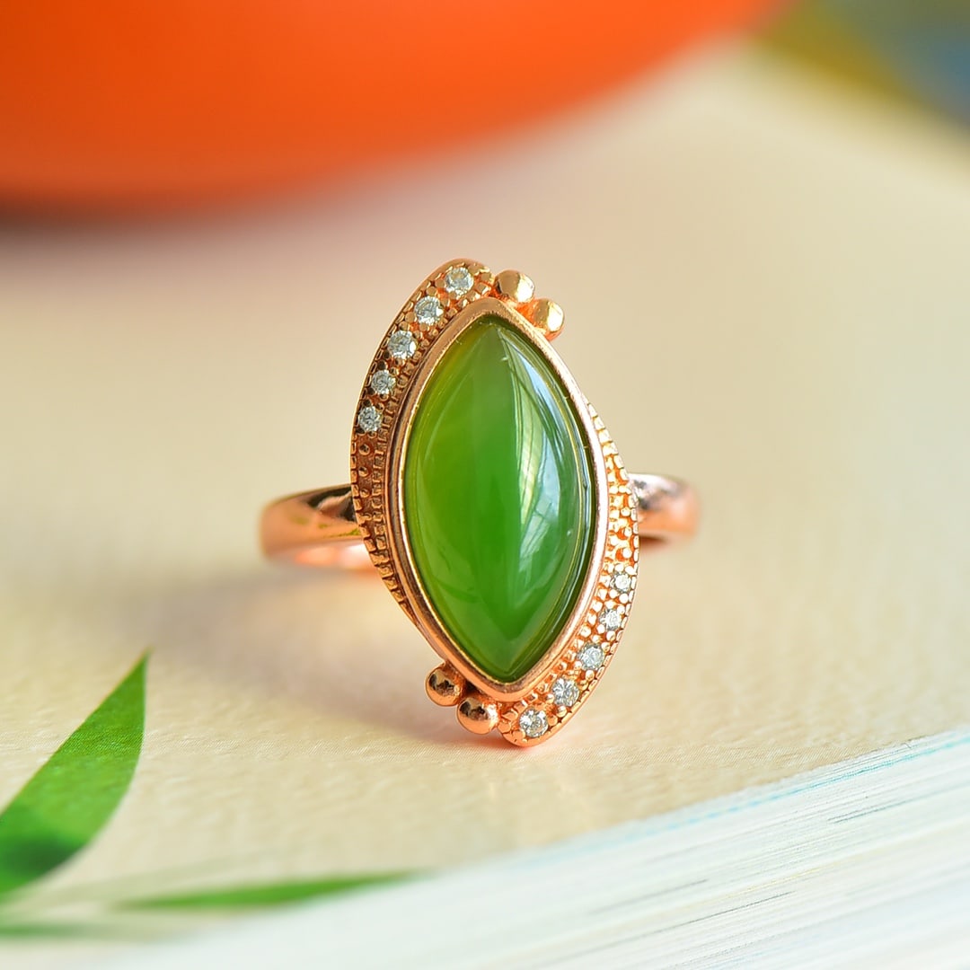 An Exquisite Sterling Silver-Gold Plated Inlaid Jasper Ring,Inlaid Diamond: An Exquisite Sterling Silver-Gold Plated Inlaid Jasper Ring,Inlaid Diamond 纯银镀金镶碧玉戒指,嵌钻石