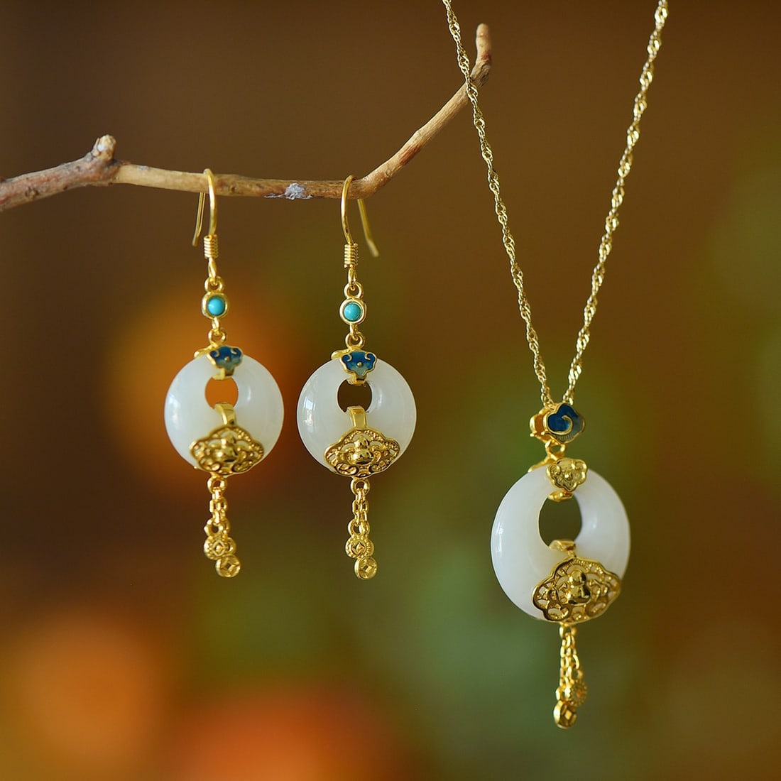 A Set of Fine Sterling Silver-Gold Plated Inlaid White Jade Jewelrys,Inlaid Turquoise (1 of 5)