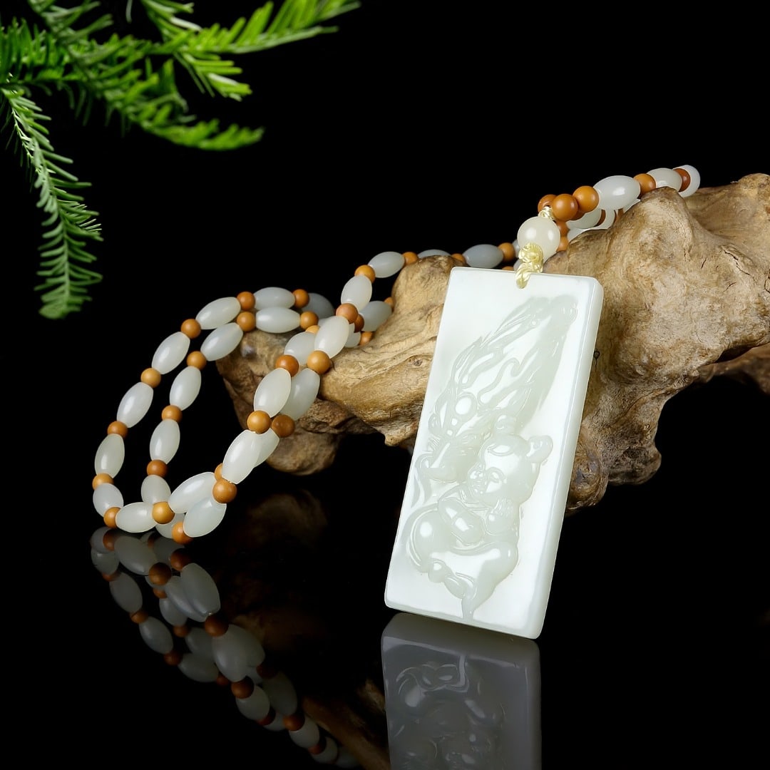 An Exquisite White Jade Dragon Pattern Pendant - 6