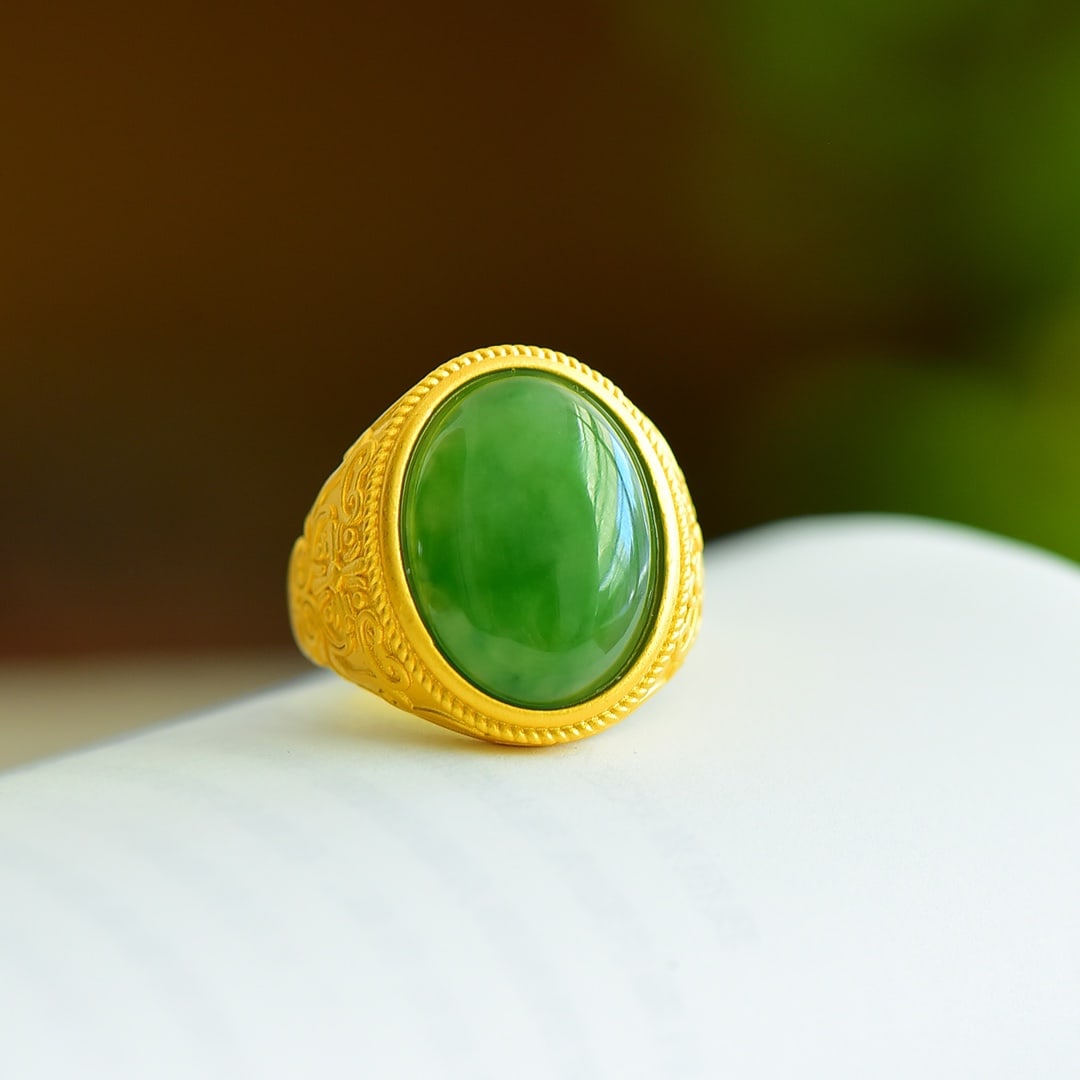 An Exquisite Sterling Silver-Gold Plated Inlaid Jasper Ring: An Exquisite Sterling Silver-Gold Plated Inlaid Jasper Ring 纯银镀金镶碧玉戒指