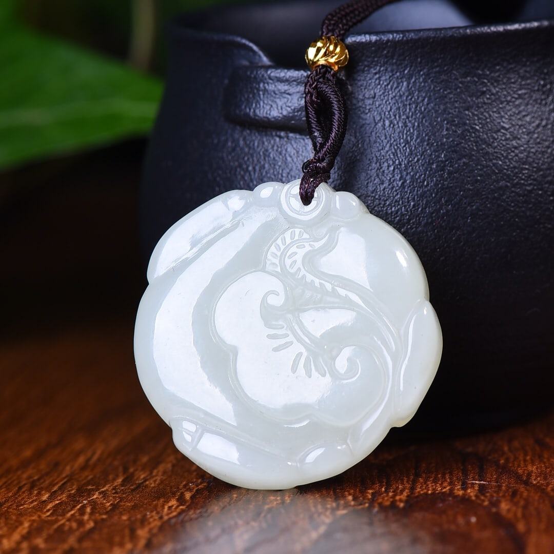 An Exquisite White Jade Wealth-Attracting Creature Pendant - 2