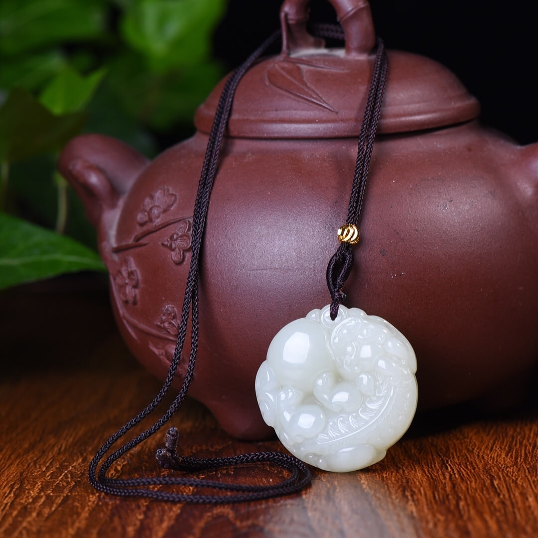 An Exquisite White Jade Wealth-Attracting Creature Pendant - 5