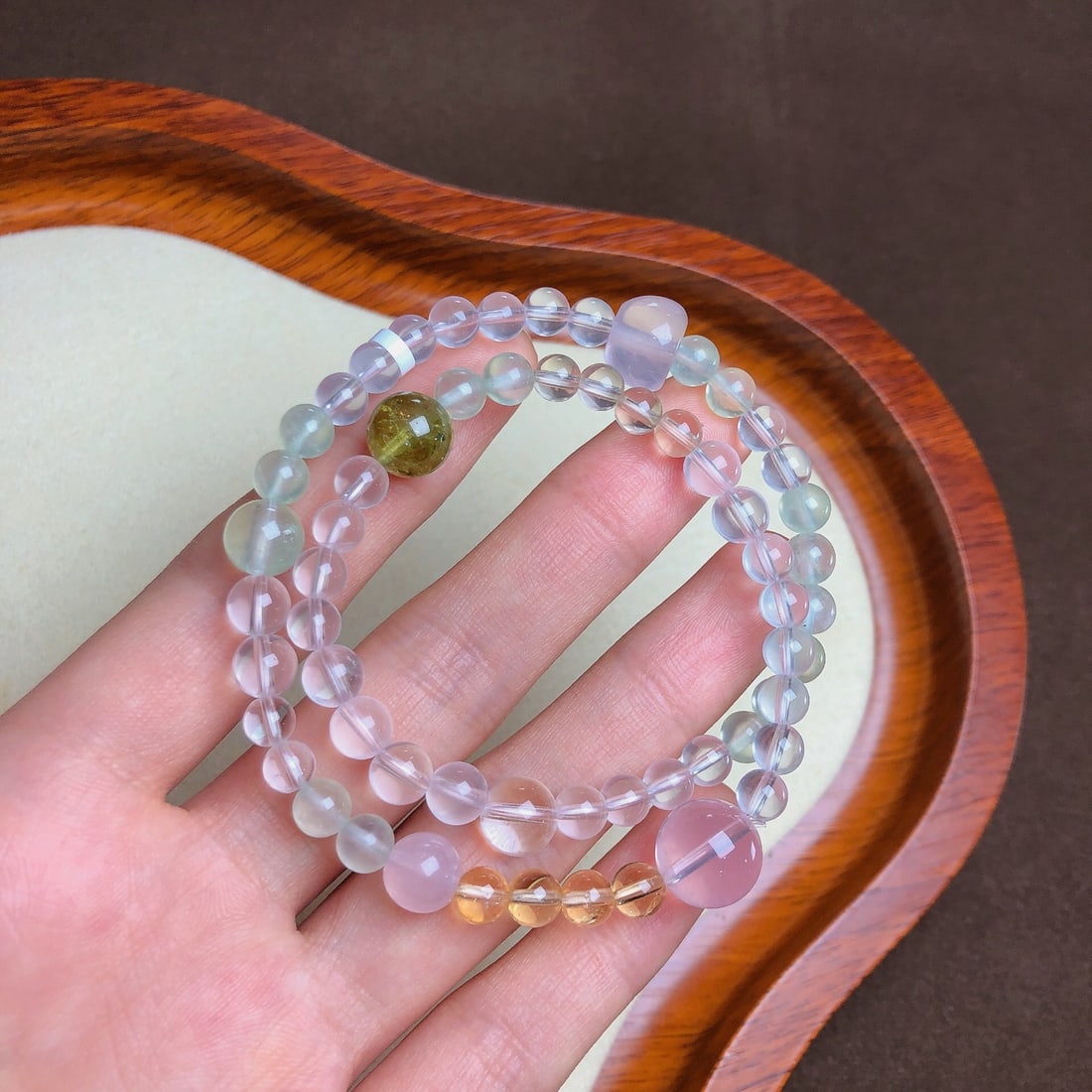 An Exquisite Crystal Bracelets: An Exquisite Crystal Bracelets,Size:0.3in,0.4in,Weight:21.8g 水晶手串