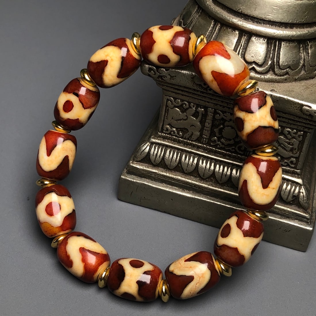 A Precious Dzi Bead Bracelets - 4